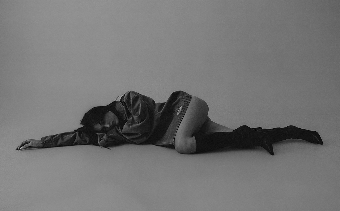 Read more about the article With “Hell For Love” Julia Rizik Trades Pop Shine for Raw Intensity
