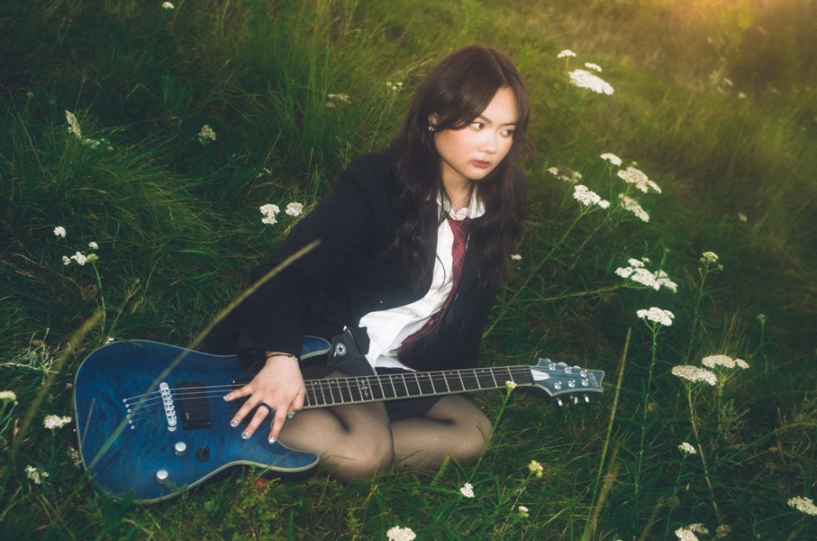 Read more about the article LIFE, LOVE, AND ROCK ENERGY MEET IN KIARA SKYLER’S “WHEN YOU’RE FAMOUS”