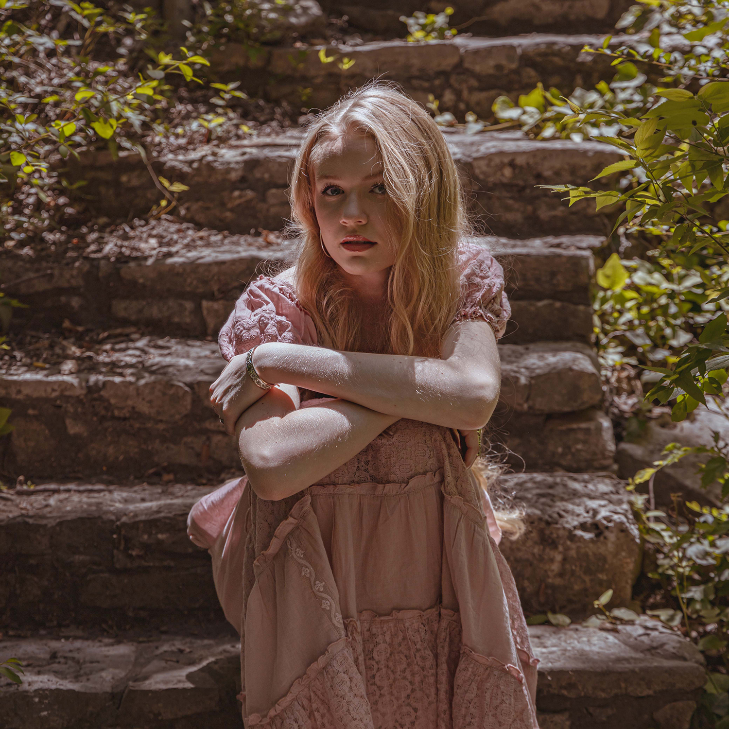 Read more about the article GRACE HUMPHRIES SHOWS THE BEAUTY OF FRAGILITY IN “WHY’D YOU GIVE UP”