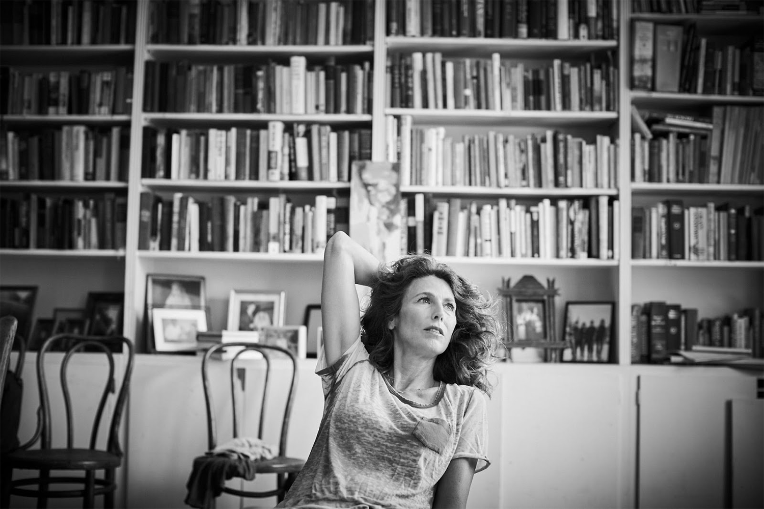 Read more about the article SOPHIE B. HAWKINS CELEBRATES THREE DECADES OF WHALER WITH A WONDERFUL REIMAGINING