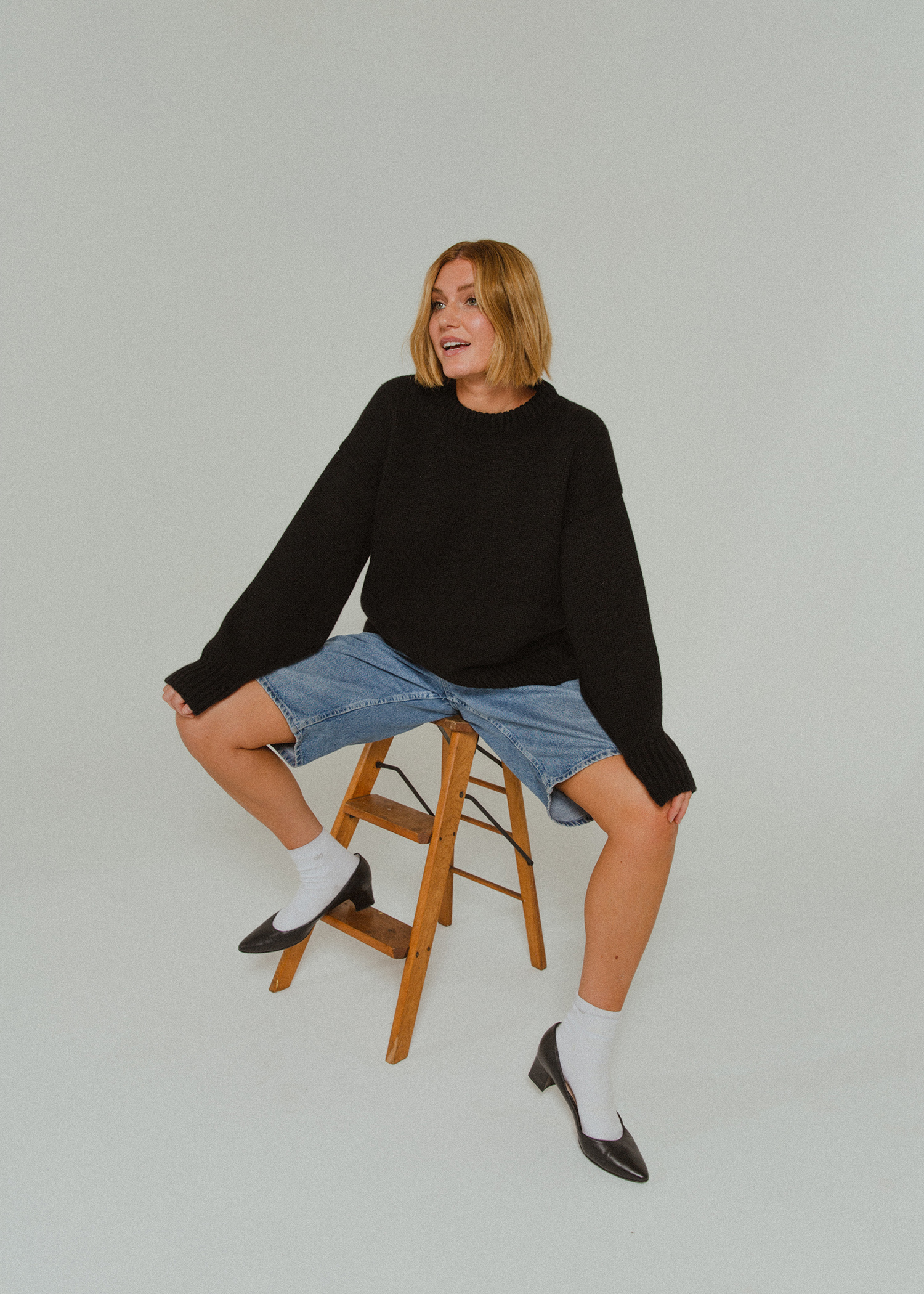 Read more about the article An Intimate Portrait in a Chaotic World: A Conversation with Jess Jacobs