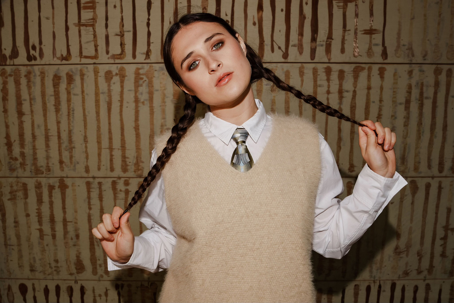 Read more about the article Interview: Hannah Hill Opens Her Heart Through “Underbelly” EP