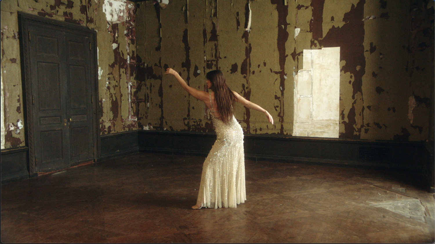 Read more about the article Scout Willis Explores Love’s Light and Shadow in “It Ain’t Nothing”