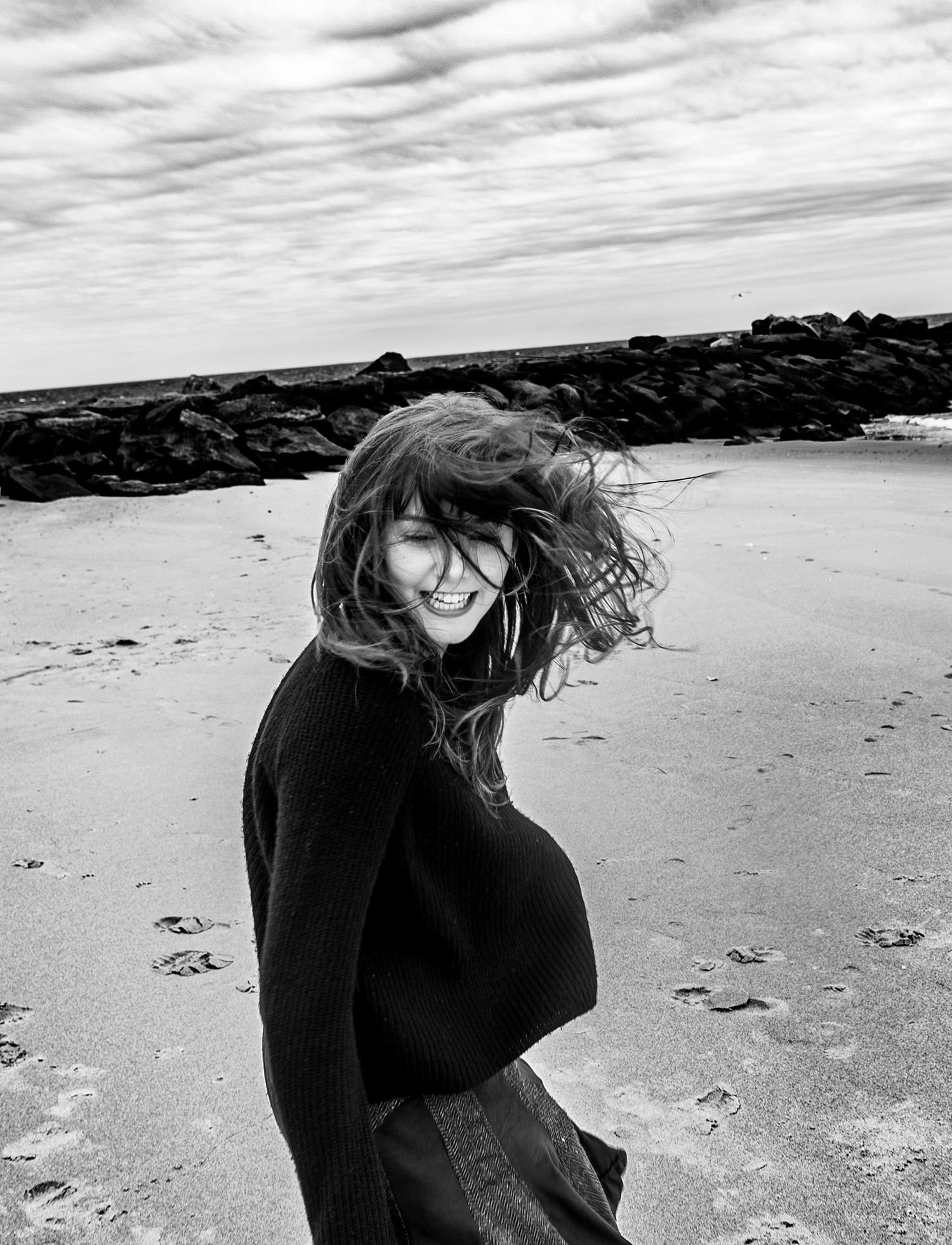 Read more about the article BELLE BLUE BATHES AWAY THE BLUES WITH “WASH”